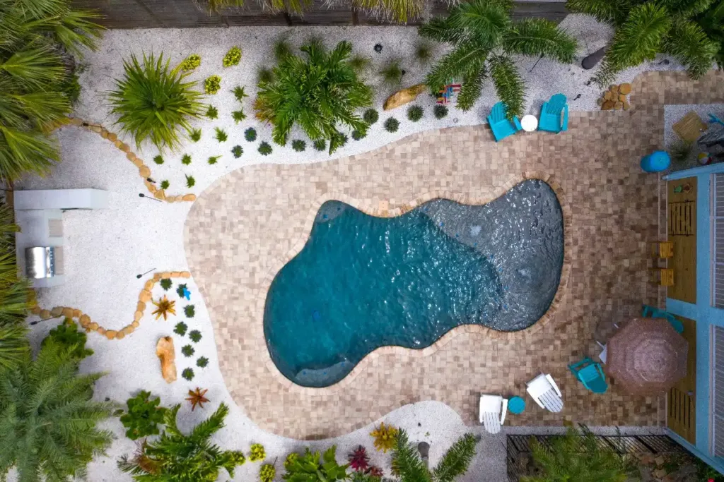 How Size, Shape, and Features Affect Fiberglass Pool Cost in 2025