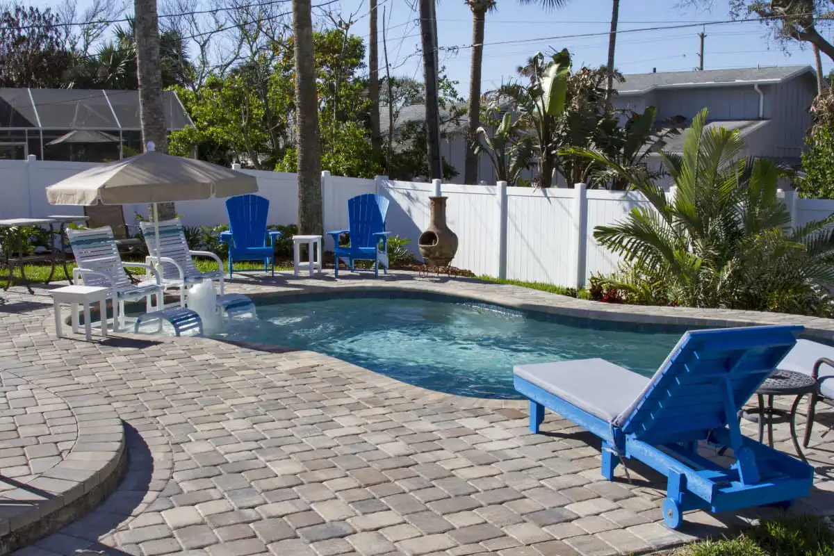 08-Expansive-paver-deck-compliments-white-diamond-interior-finish.jpg