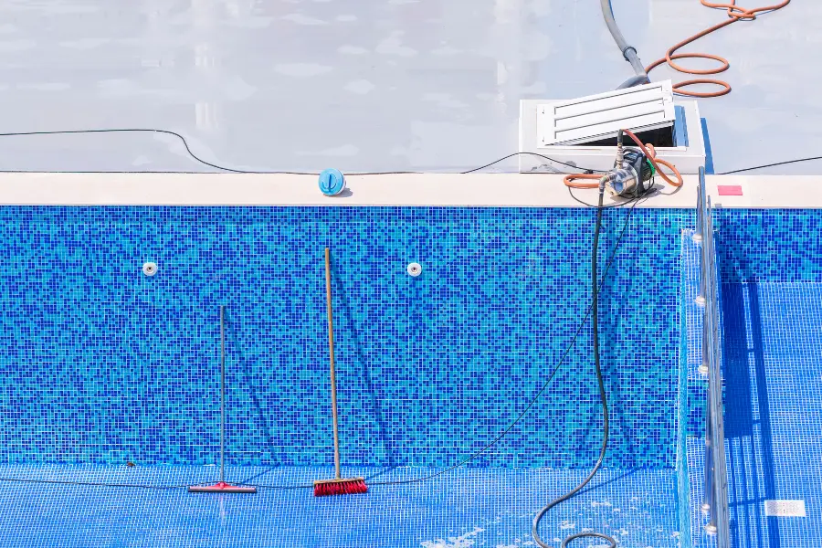 Pool-Repair