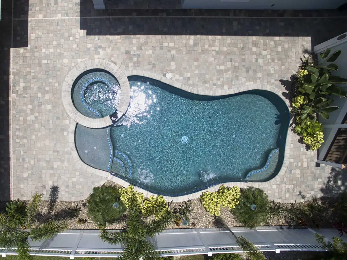 Free-form-pool-with-spa.jpg