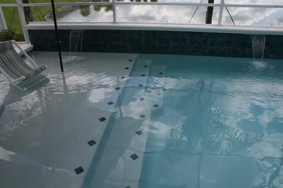 pool-stairs-with-tile-mosiacs.jpg
